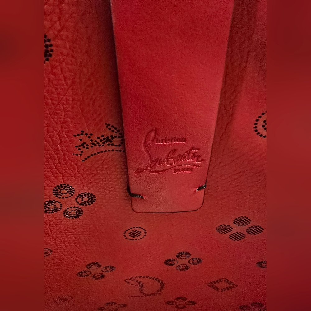 🔥🔥☄️❌️❌️SOLD❌❌️Christian Louboutin Calfskin East-West Cabata Tote Bag...🔥🔥🔥 - Picture 2 of 11